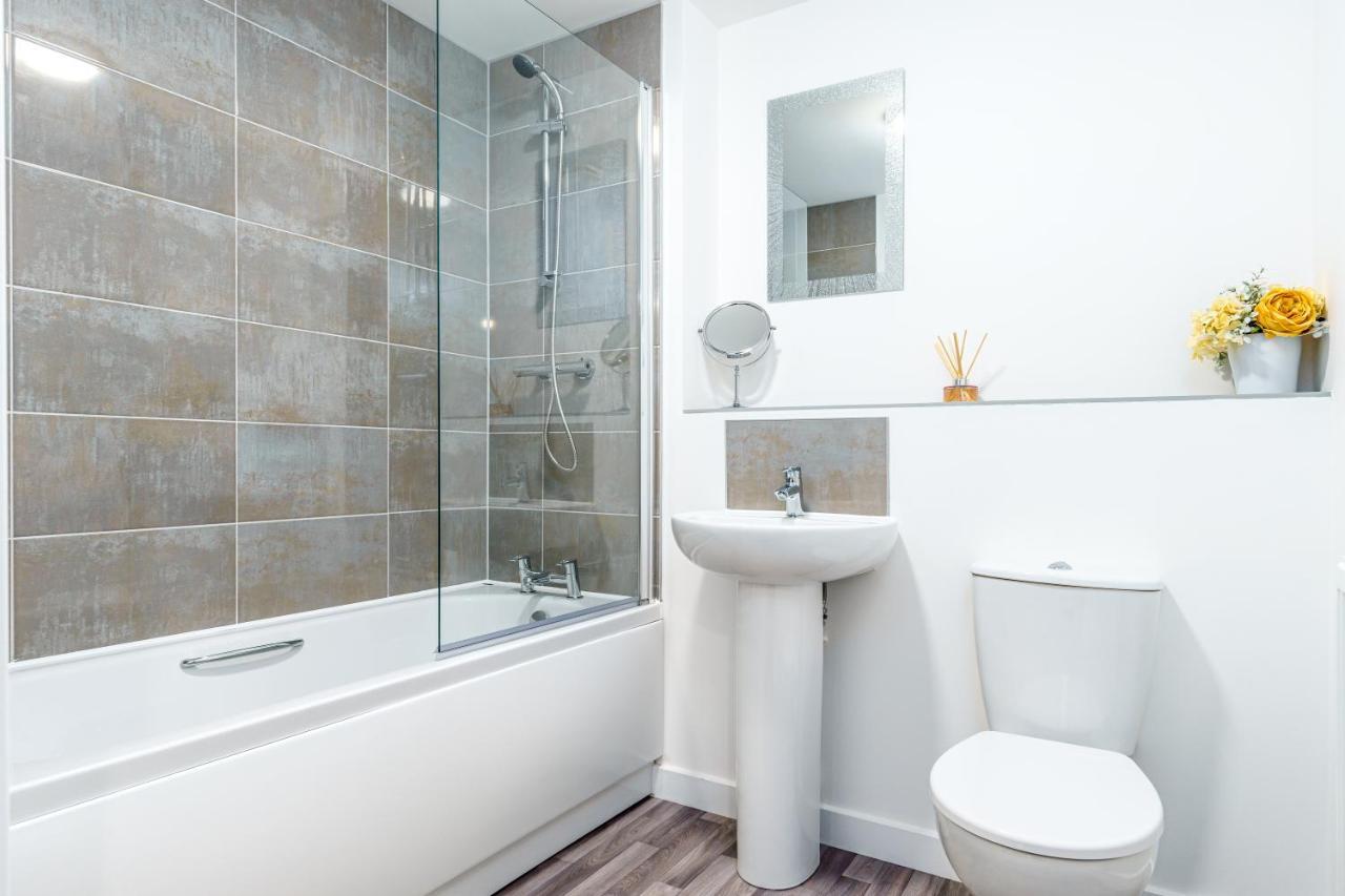 Leilighet Fortified Luxury With Balcony And Free Parking
